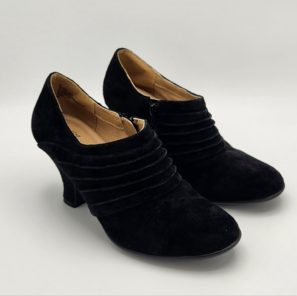 STRICTLY COMFORT Sapphire Suede Heeled Ankle Booties in Black Sz 8